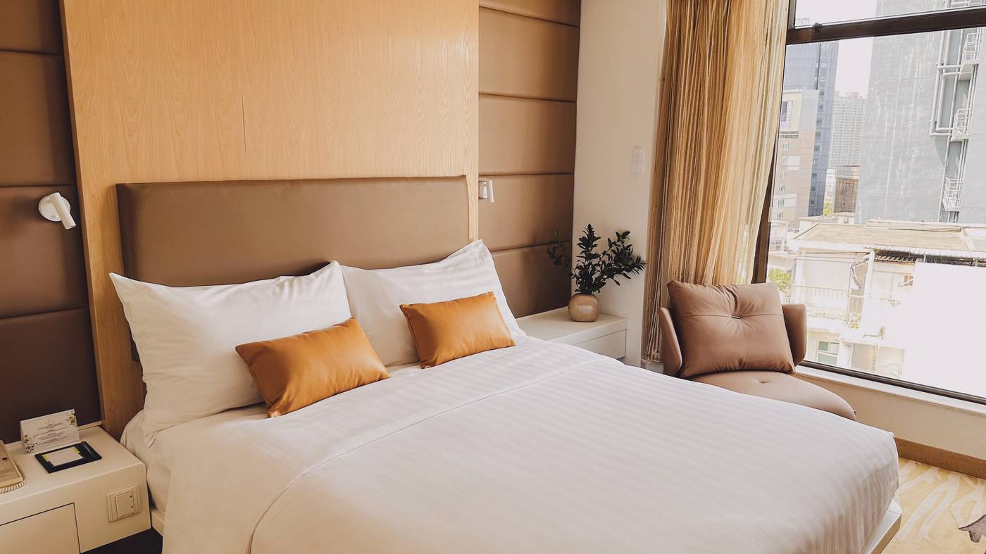 Stanford-Hillview-Room-6