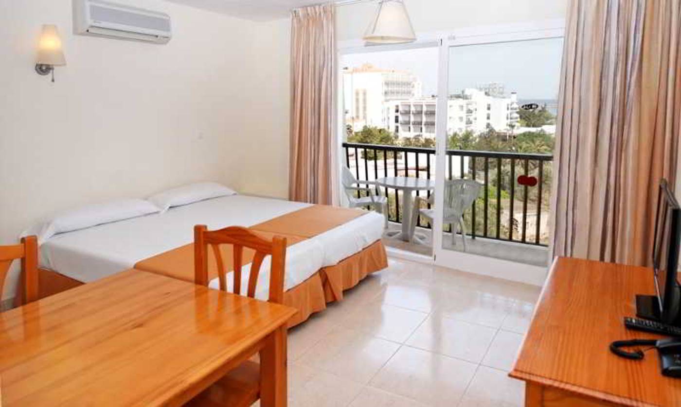 Aparthotel-Reco-des-Sol-Ibiza-Room-22