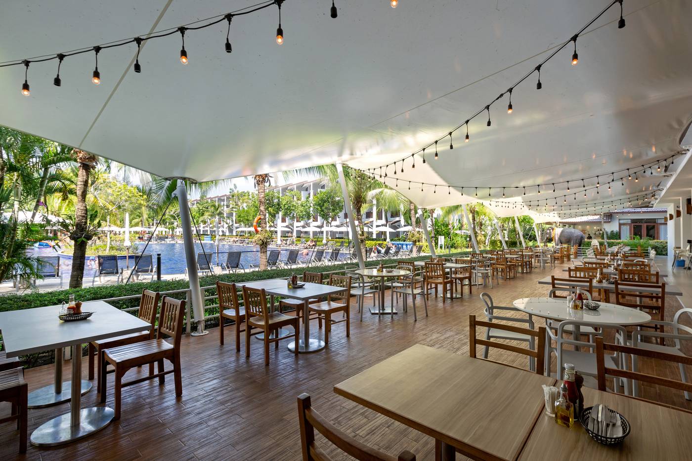 Sunwing-Kamala-Beach-Restaurant-23