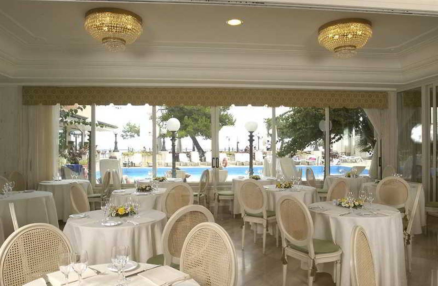 Hellenia-Yachting-Restaurant-30