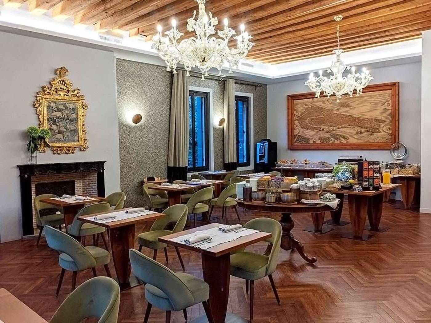 Sonder-Salute-Palace-Restaurant-14