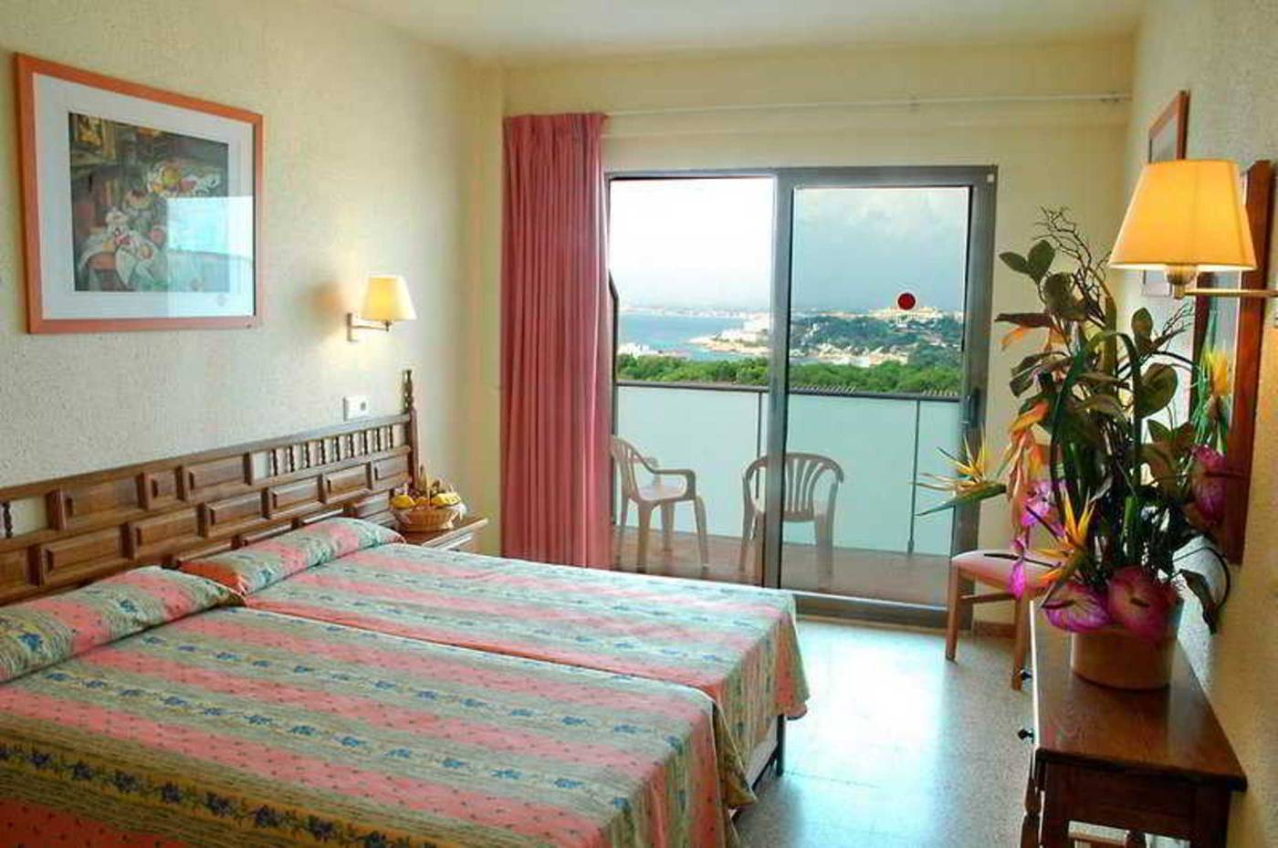 htop-Molinos-Park-Room-18