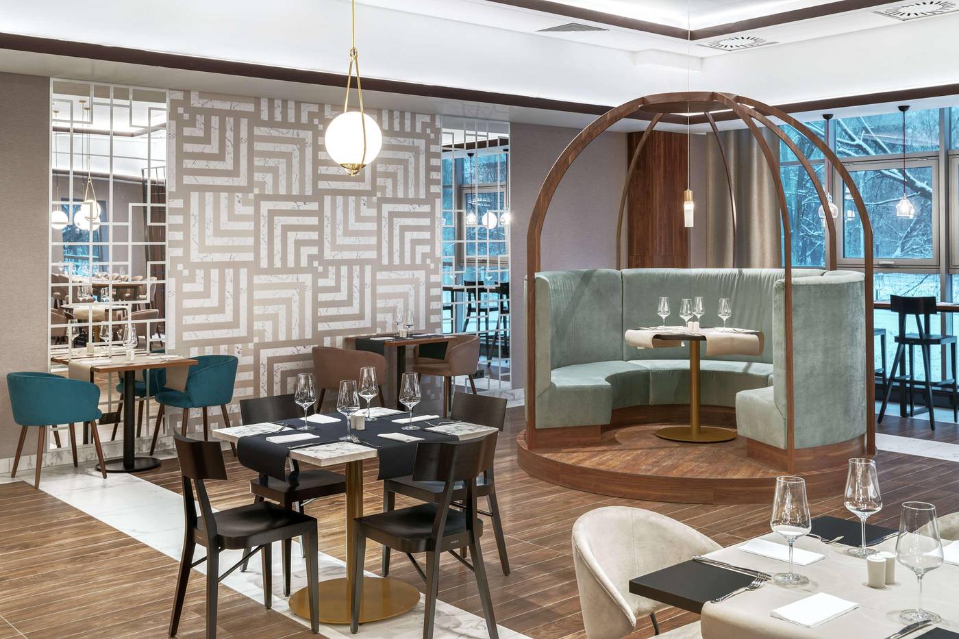 Metropolo-By-Golden-Tulip-Restaurant-10