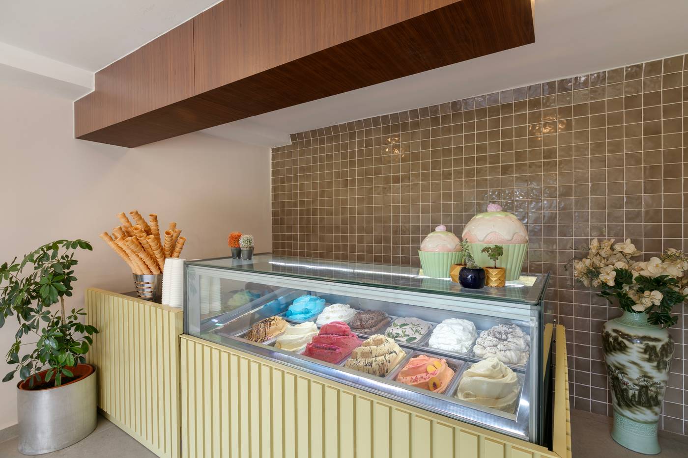 Sherwood Exclusive Lara