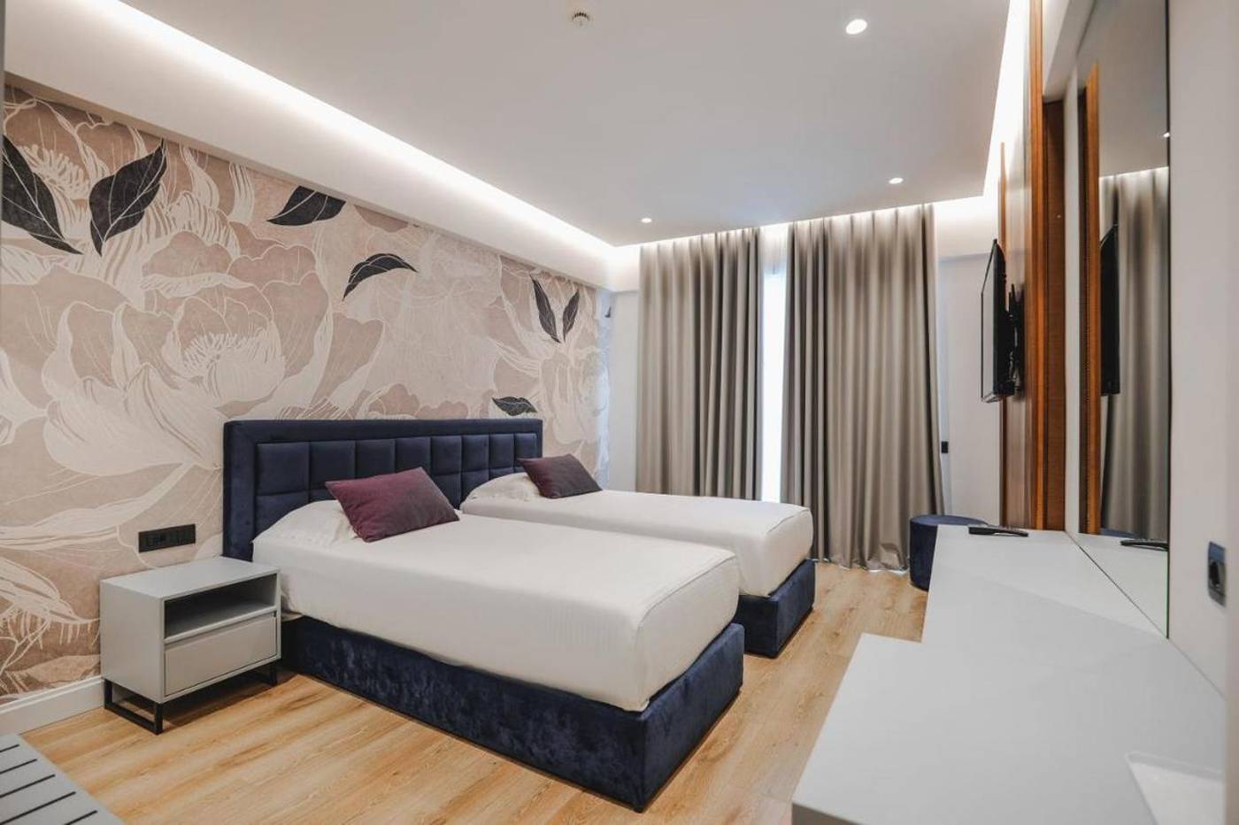 Hotel Oasis 12.12.25