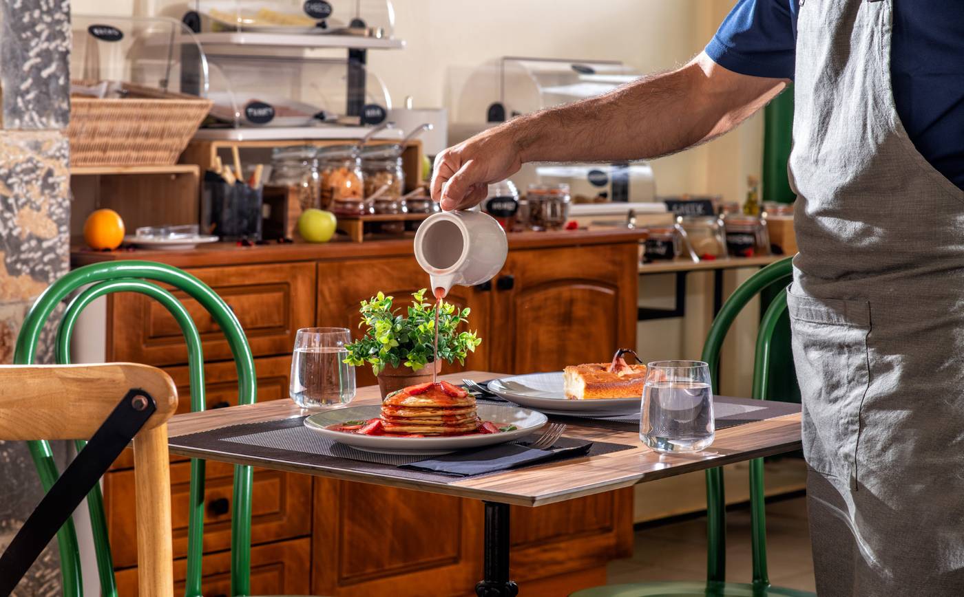 Villa-Elite---Adult-Only-Restaurant-60