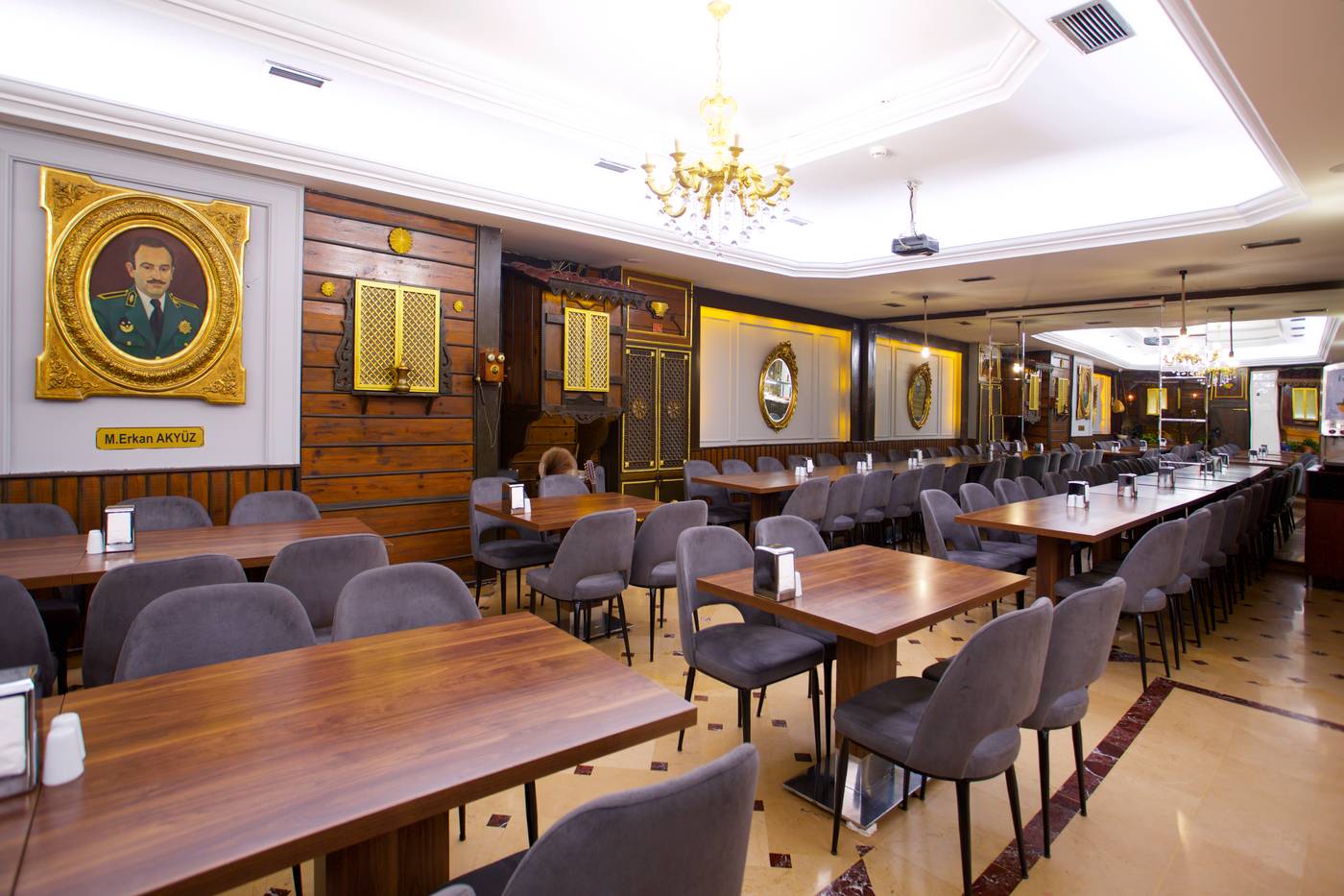 Grand-Ant-Restaurant-28