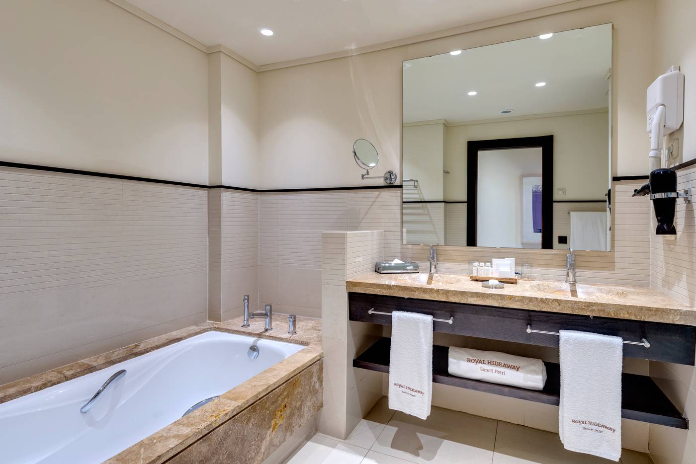 Royal-Hideaway-Sancti-Petri-Room-47