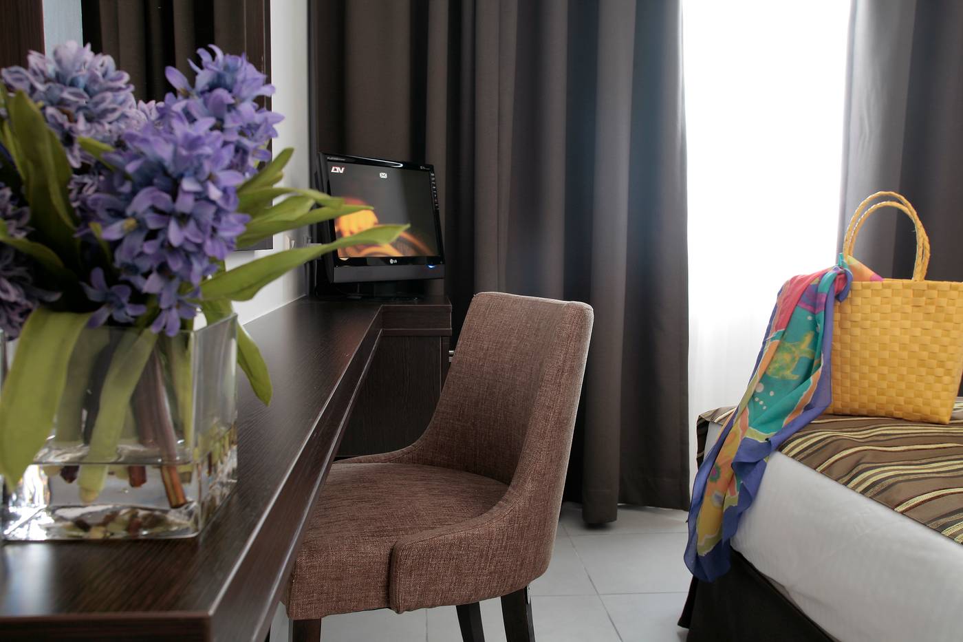 Anemi-Hotel-and-Suites-Room-32