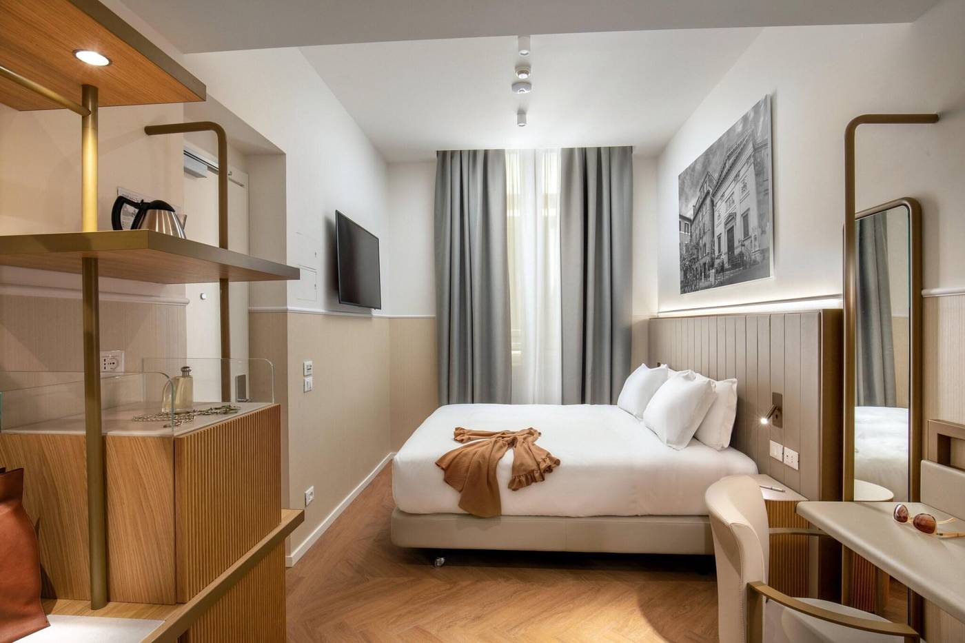 Cosmopolita-Hotel-Rome--Tapestry-Collection-by-Hil-Room-16