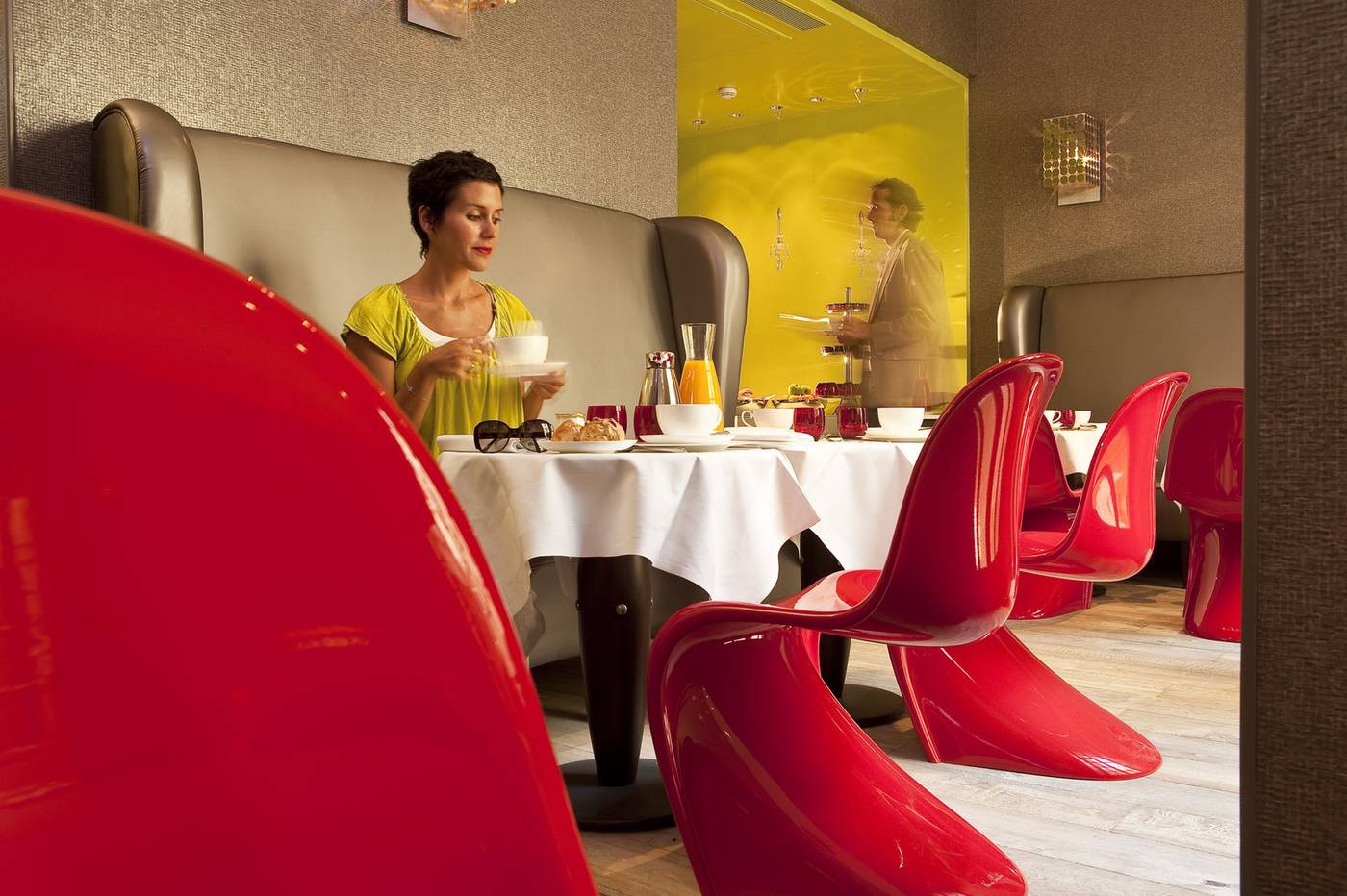 Le-Petit-Paris-Restaurant-52