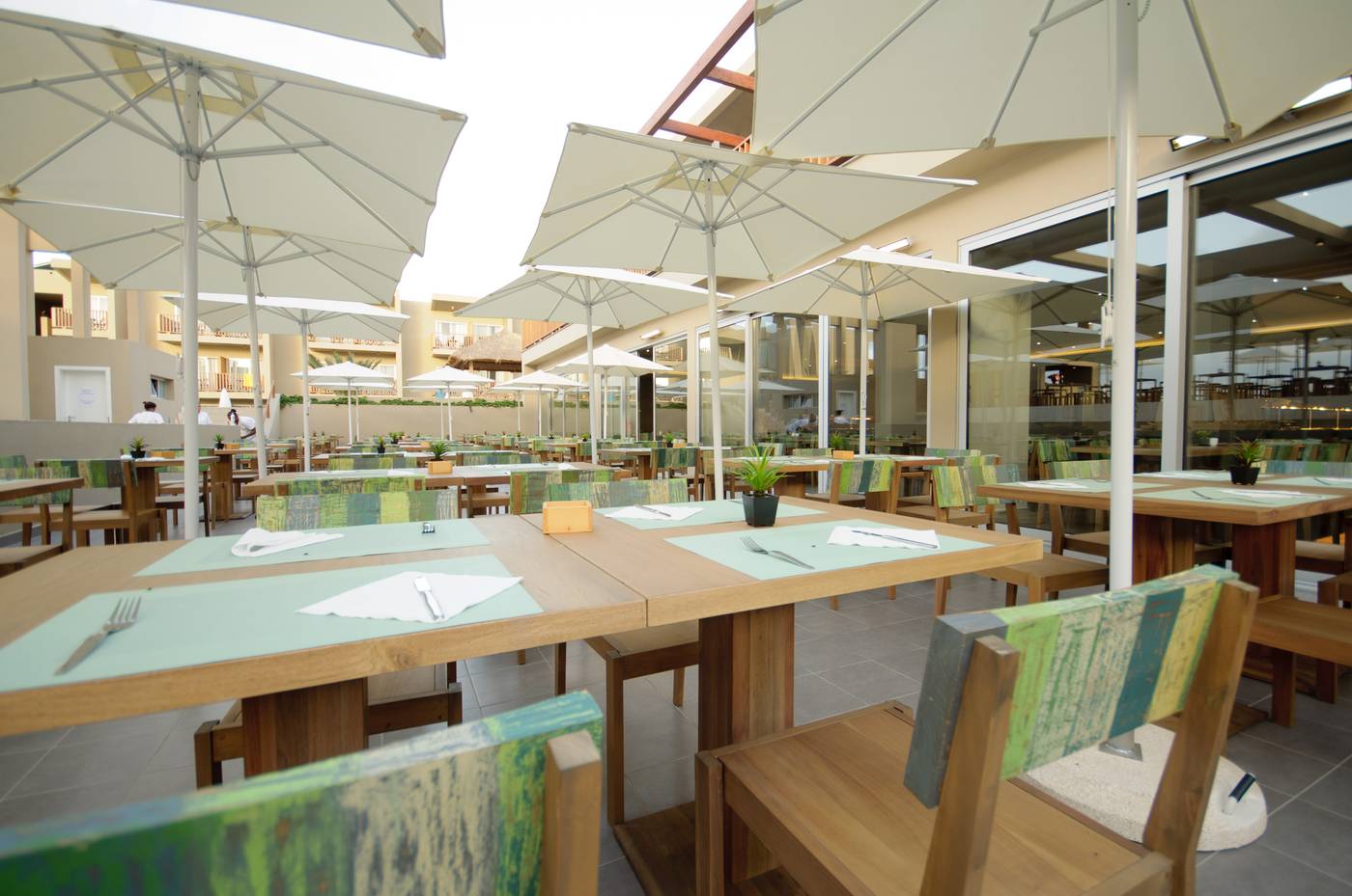 Oasis-Salinas-Sea-Restaurant-19