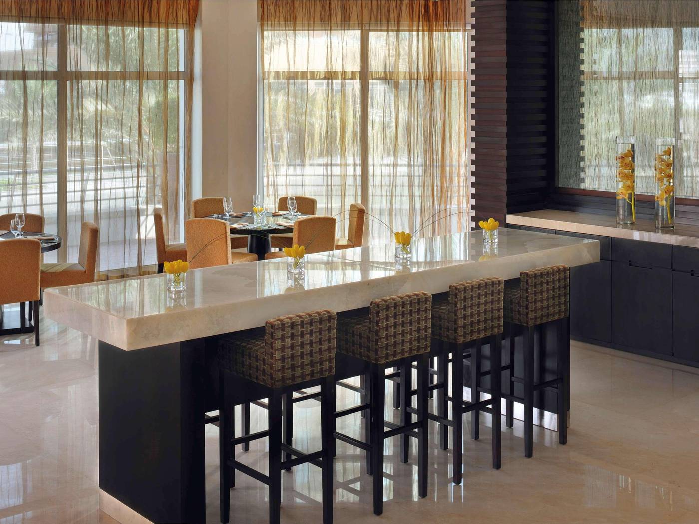 Movenpick-Hotel-Jumeirah-Lakes-Towers-Restaurant-20