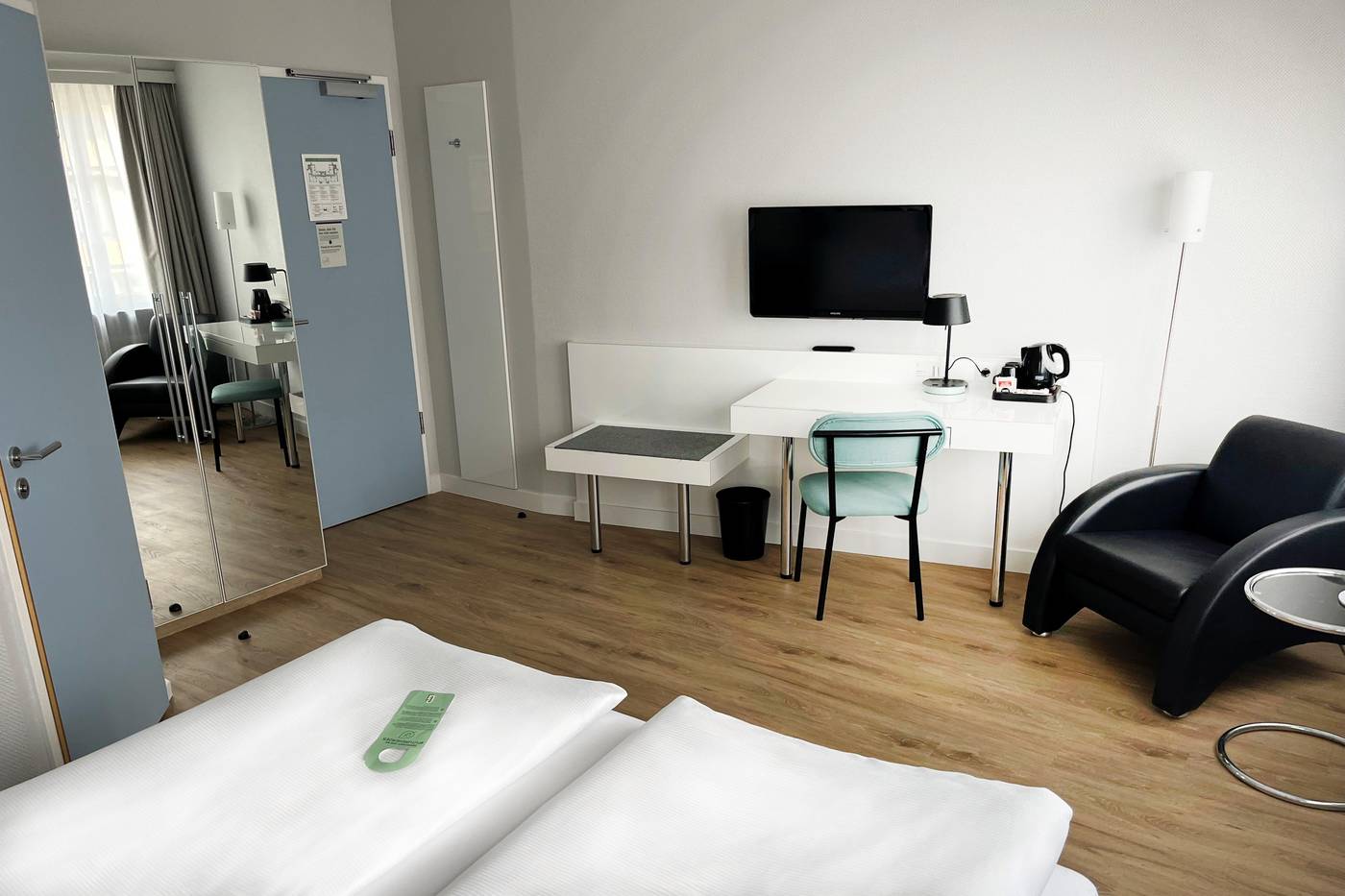 Select-Hotel-Berlin-Checkpoint-Charlie-Room-7
