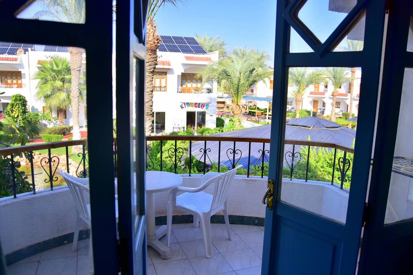 Dive-Inn-Resort-Room-17