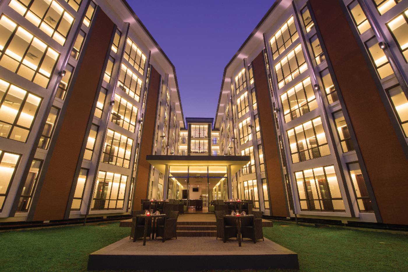 Vivanta Colombo Airport Garden-Sri Lanka-SEEDUWA-General view-2