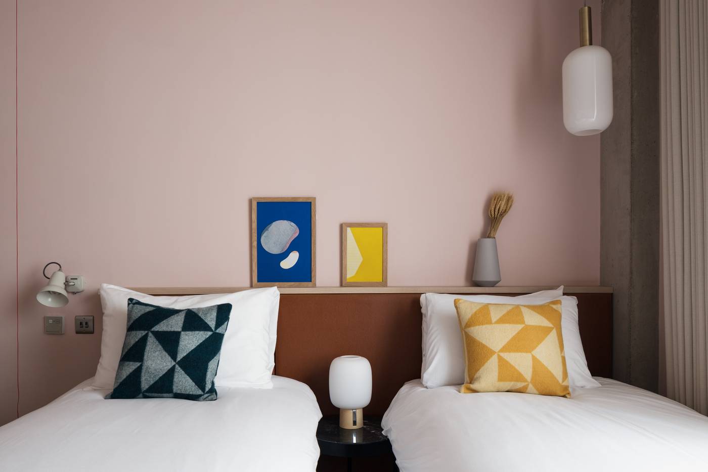 Zanzibar-Locke--Ha-Penny-Bridge-Room-21