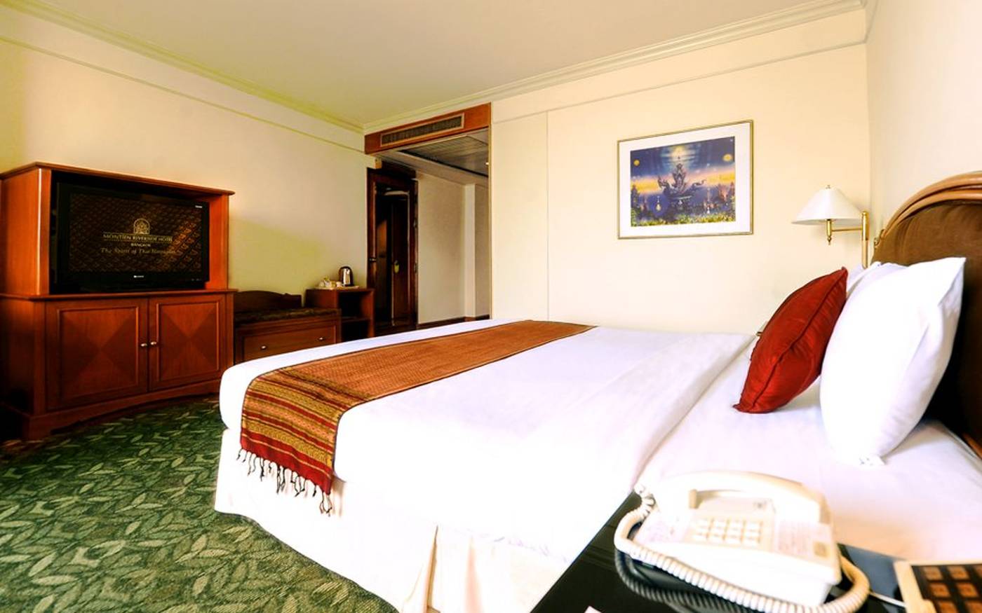 Montien-Riverside-Bangkok-Hotel-Room-46