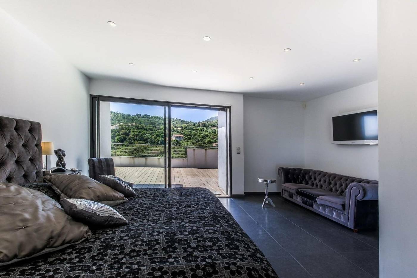 La-Villa-Louancelie-Room-22