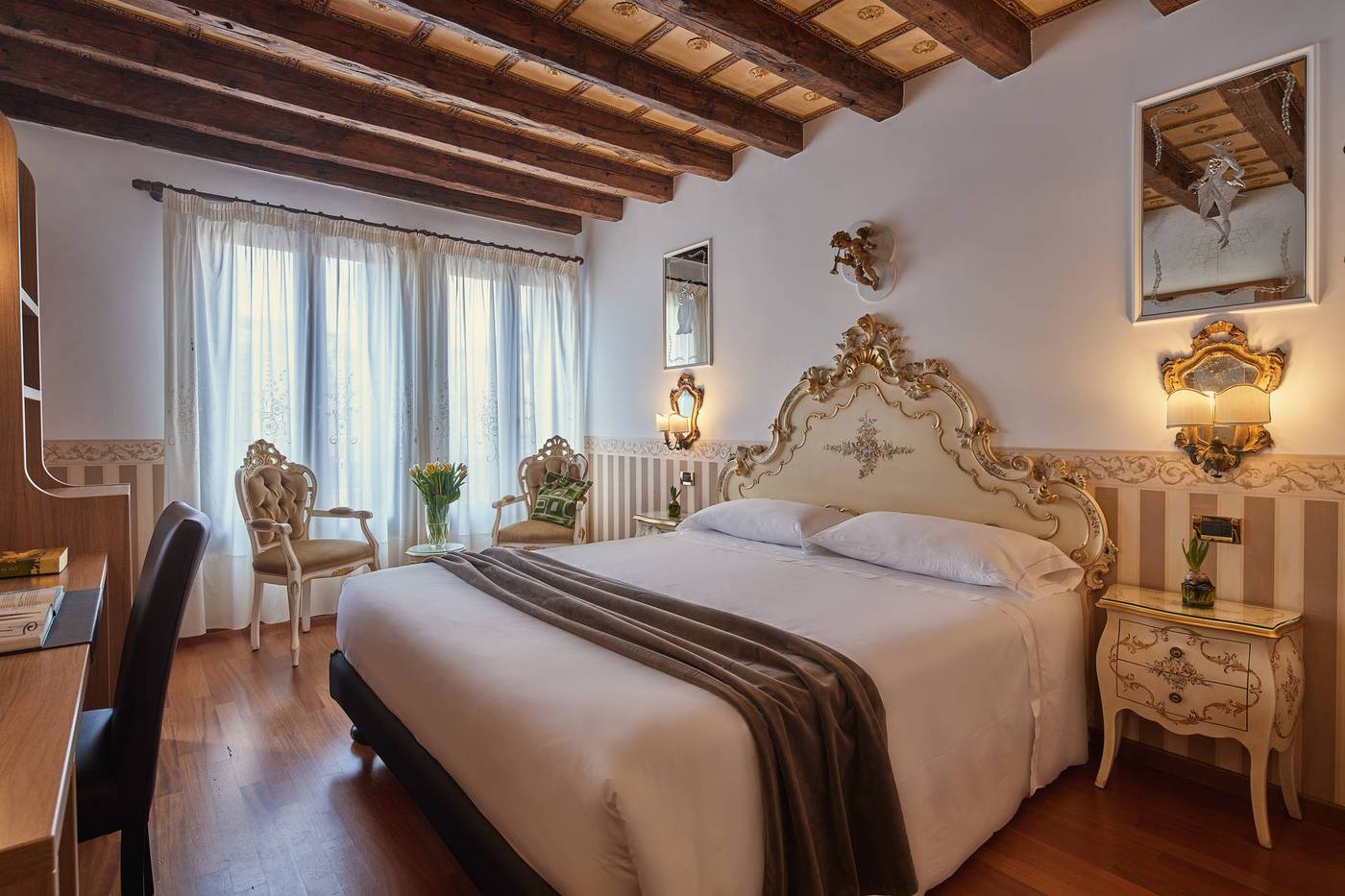 Unahotels-Ala-Venezia--Adults-16--Room-20