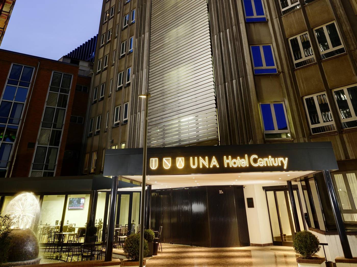 Unahotels-Century-Milano-General-view-19