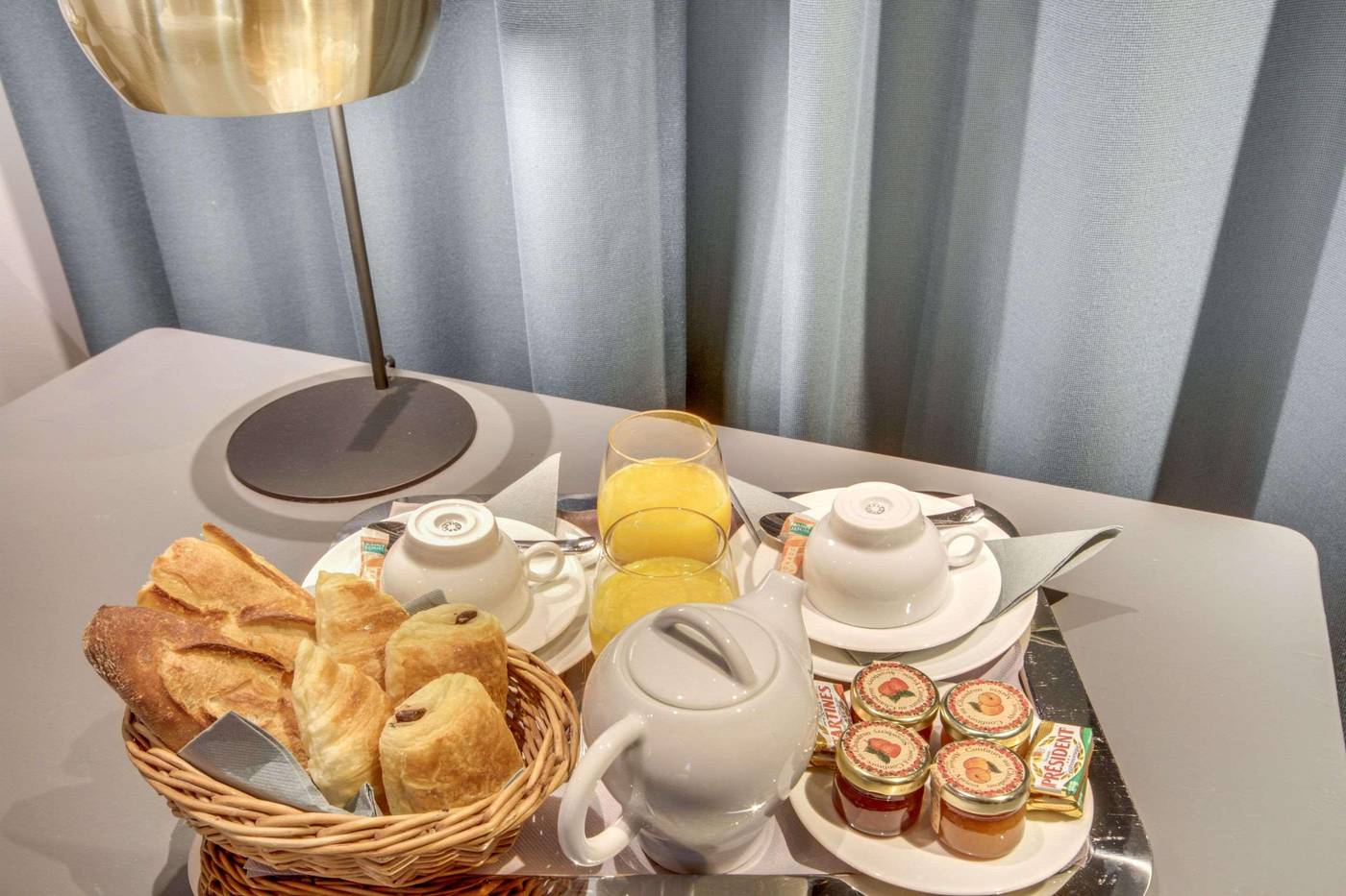 Hotel-Sevres-Saint-Germain-Room-40