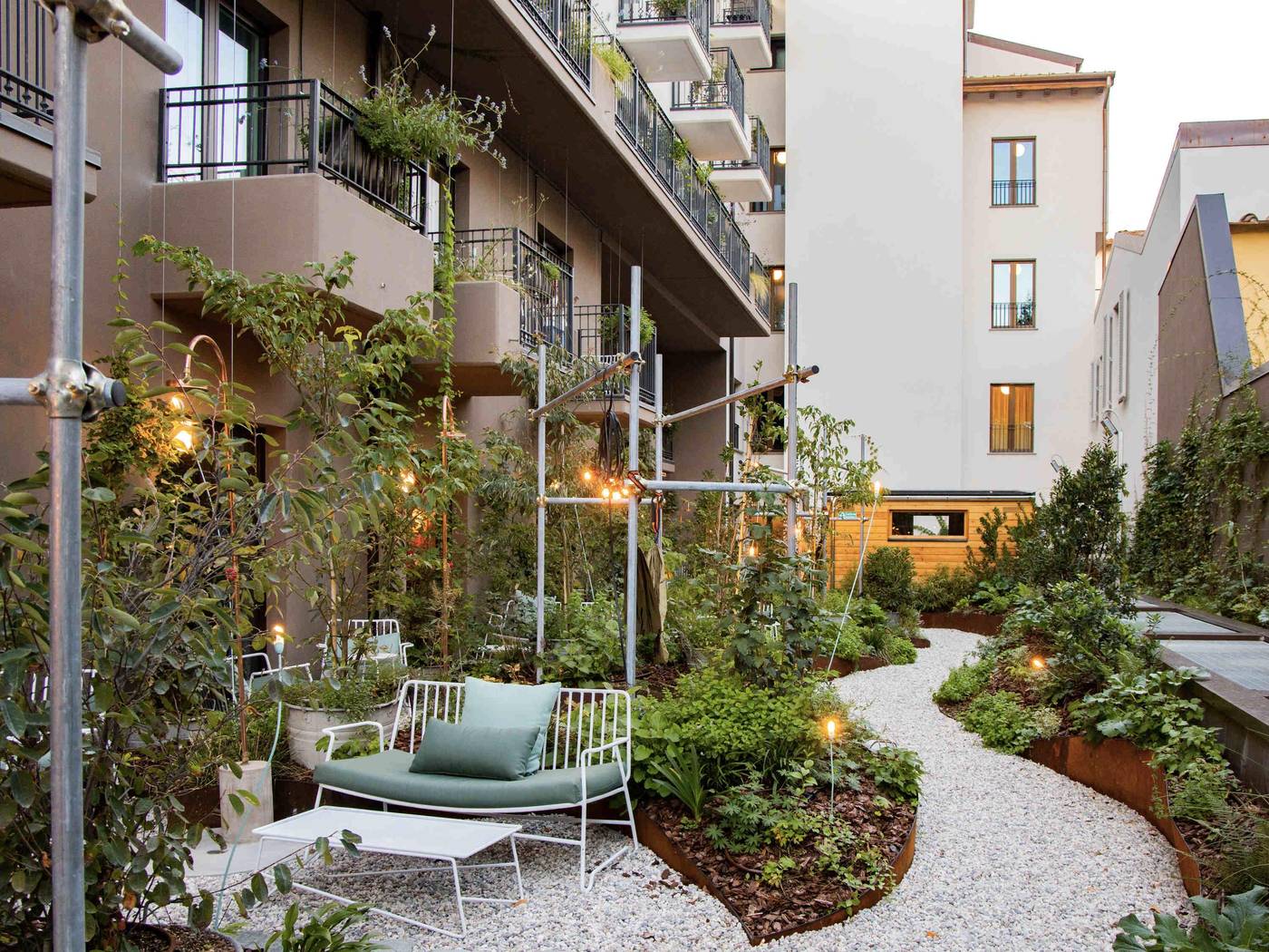 25hours-Hotel-Piazza-San-Paolino-Room-2