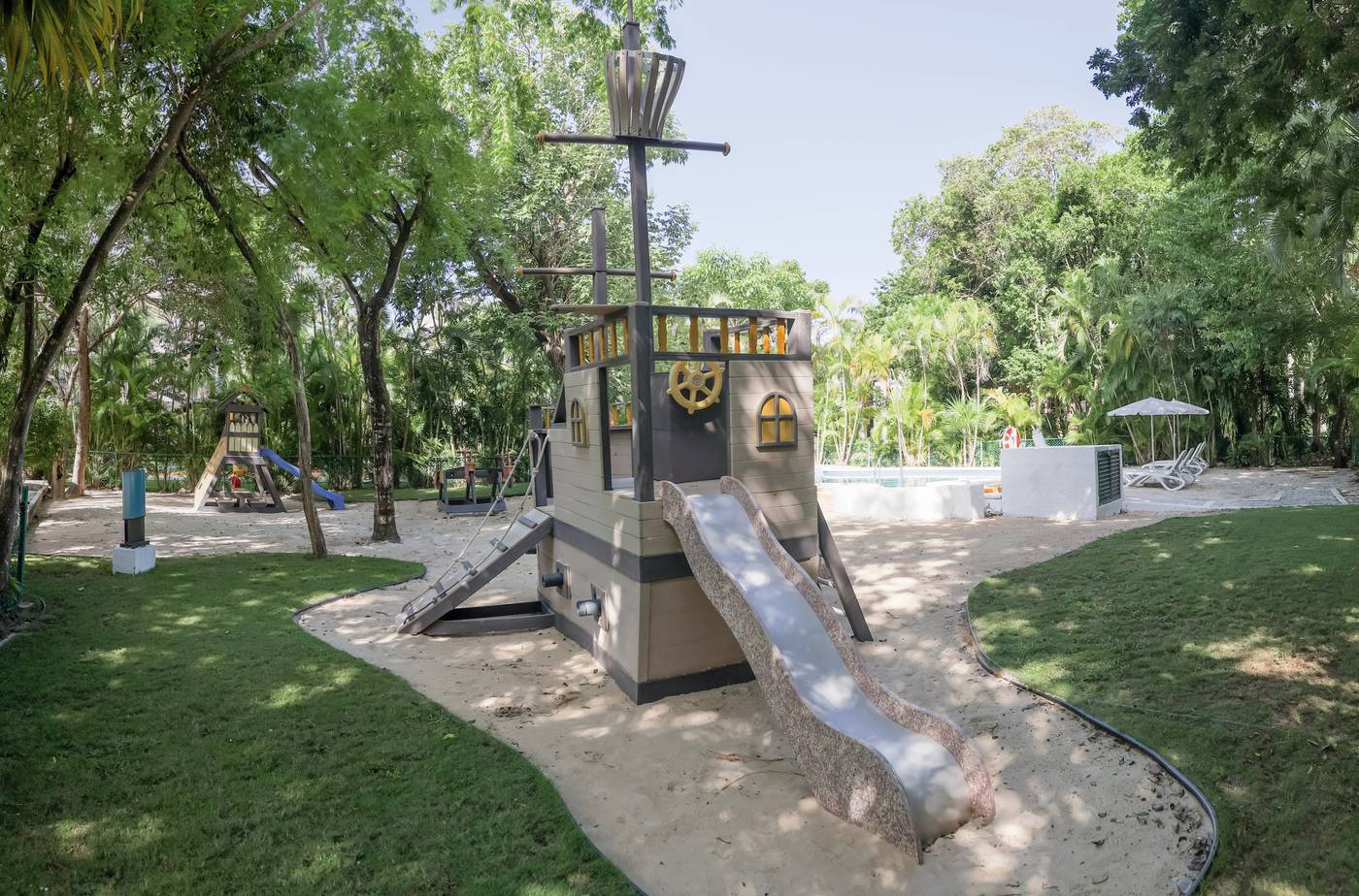 Riu-Lupita-All-Inclusive-General-view-34