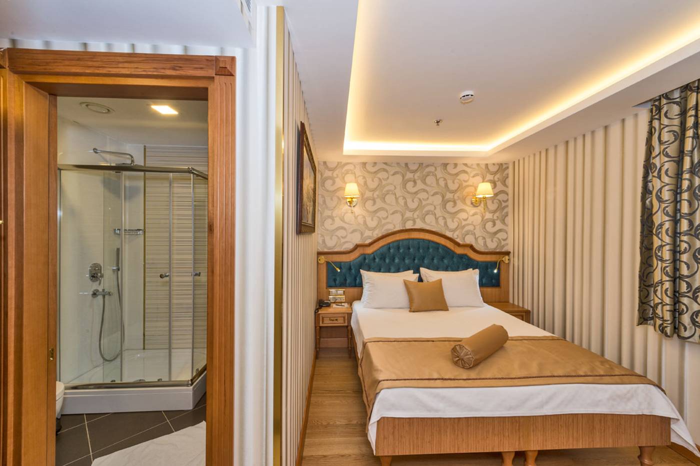 Aprilis-Gold-Hotel-Room-19