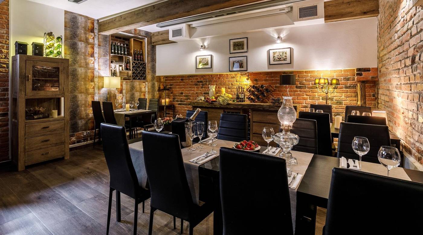 Art---Garden-Residence-Restaurant-49