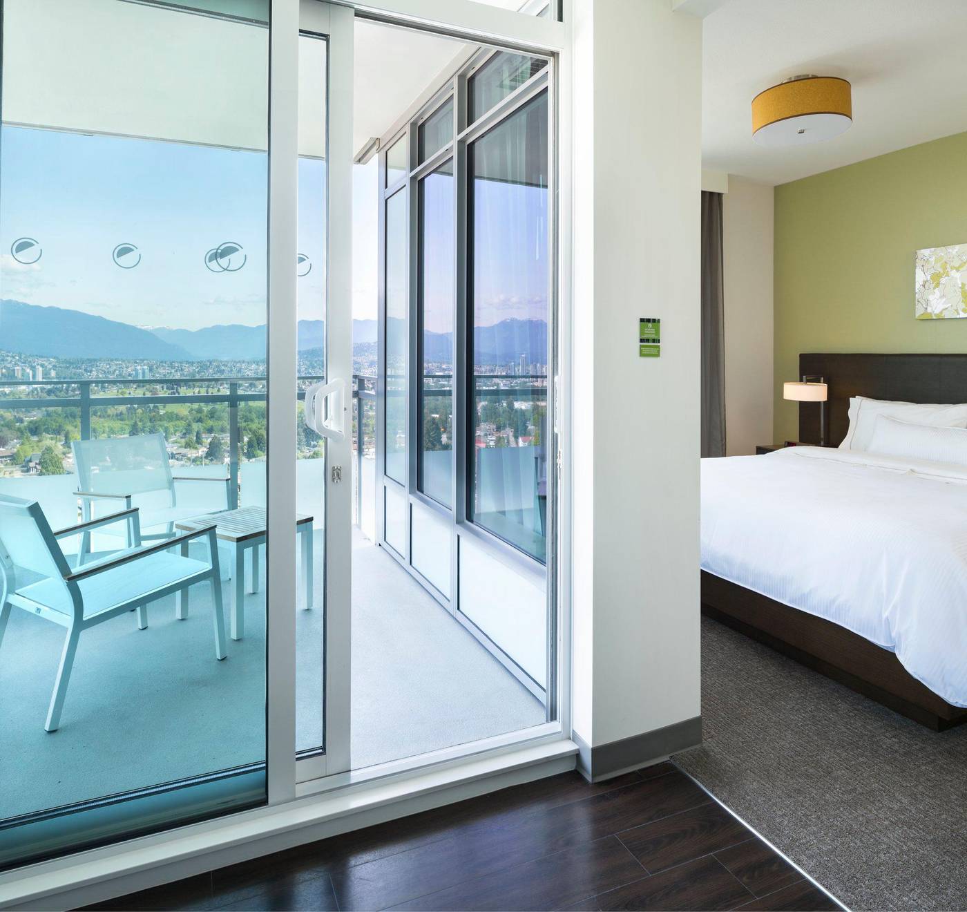 Element-Vancouver-Metrotown-Room-20