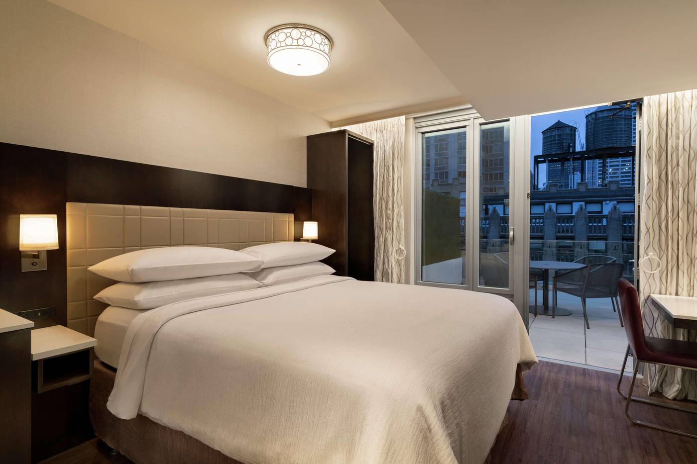 Embassy-Suites-by-Hilton-New-York-Manhattan-Times-Sq-Room-34