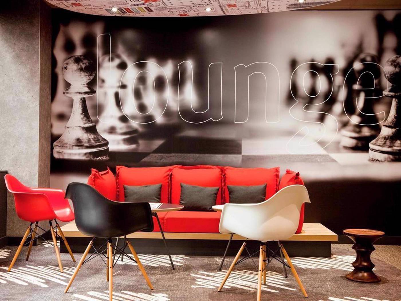 Ibis-Paris-Maine-Montparnasse-14th-Hotel-Lobby-16