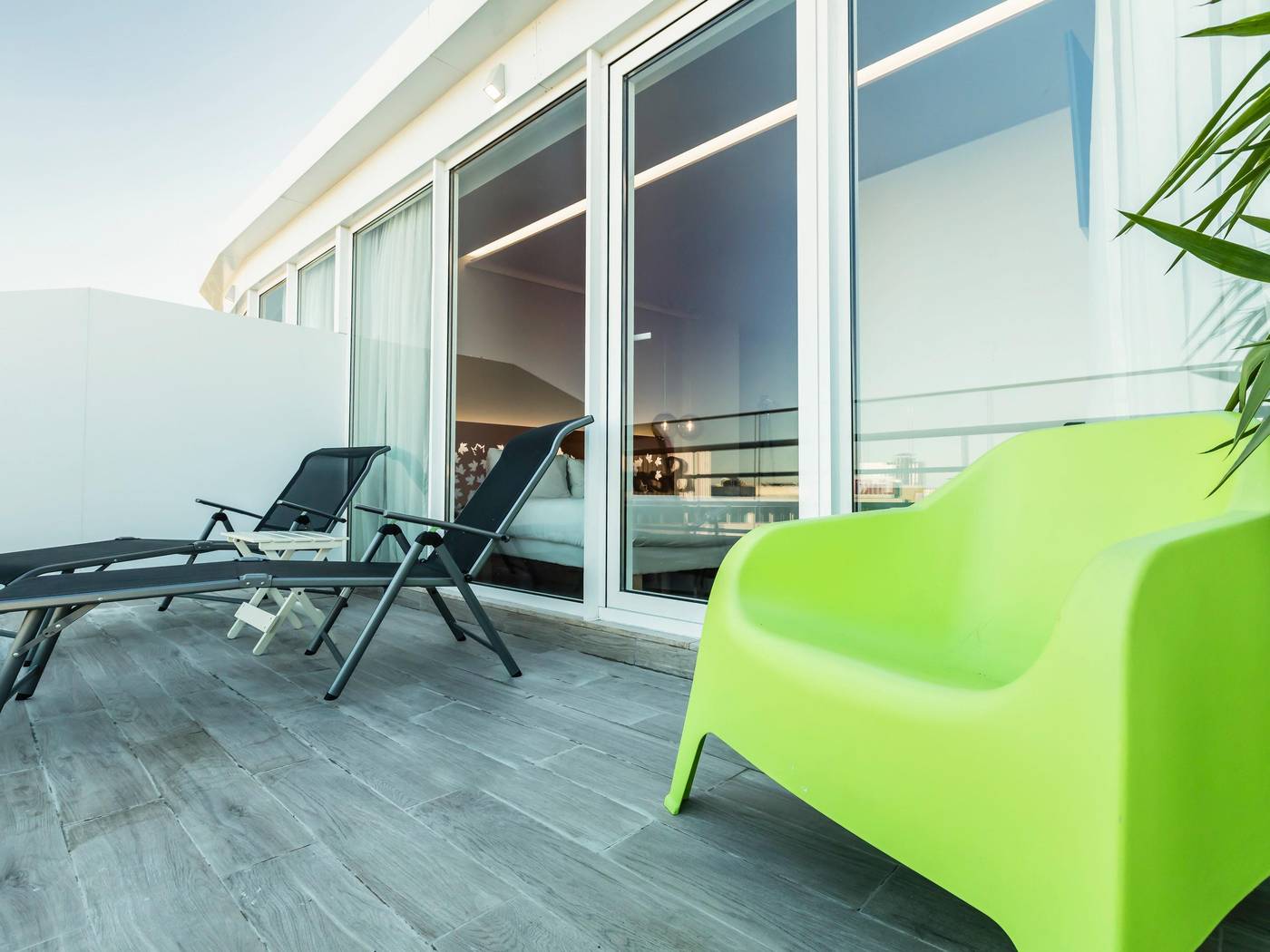 ibis-Styles-Lisboa-Centro-Marqu-s-de-Pombal-Room-1