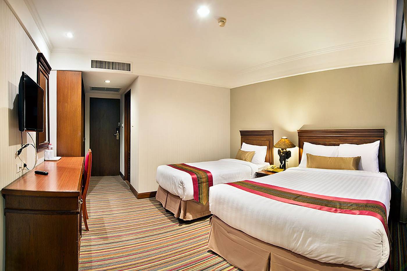 Royal-Rattanakosin-Hotel--SHA---Room-12