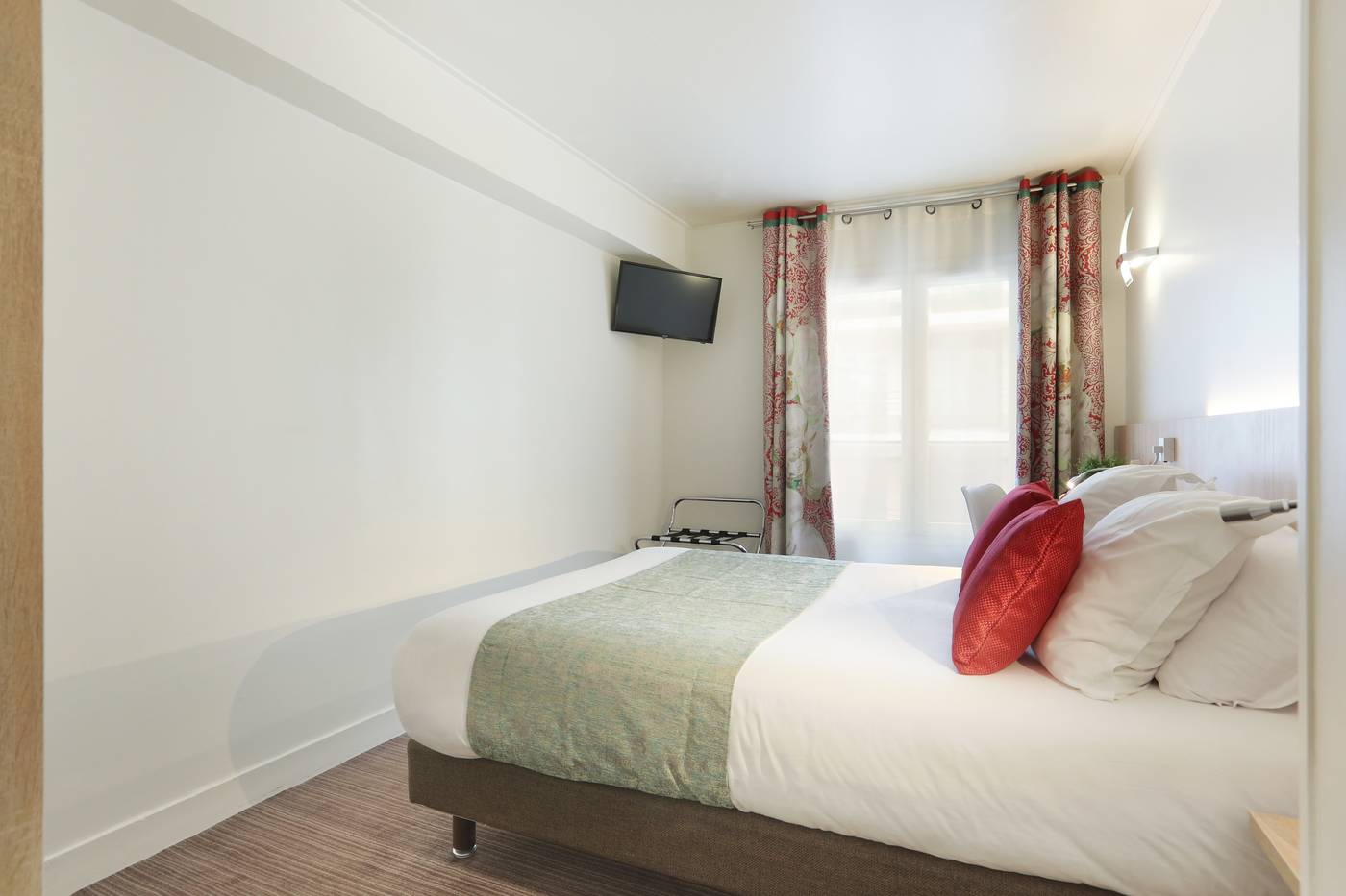 Hotel-Beaugrenelle-Tour-Eiffel-Room-23