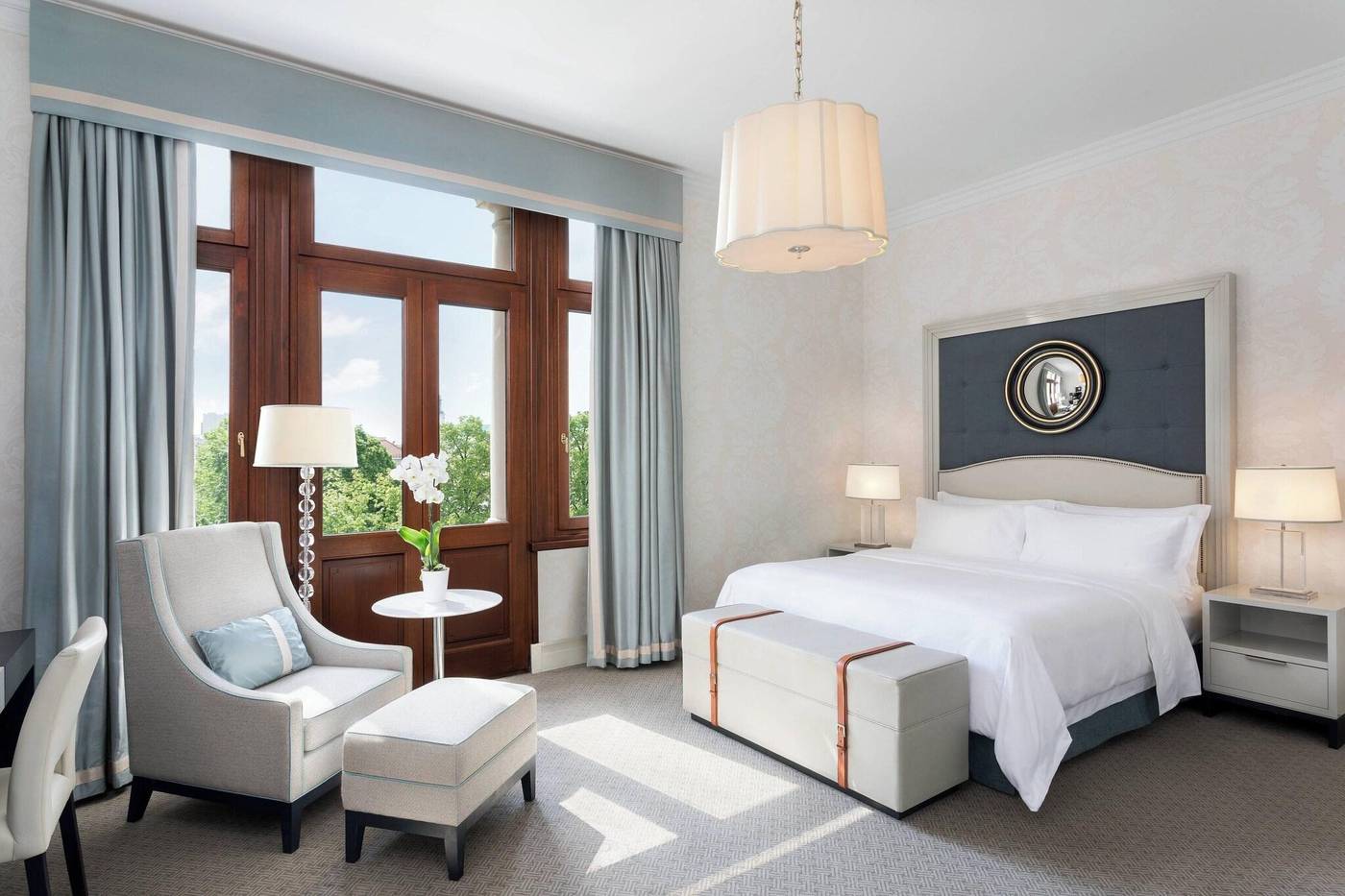 Bristol-a-Luxury-Collection-Hotel-Room-31