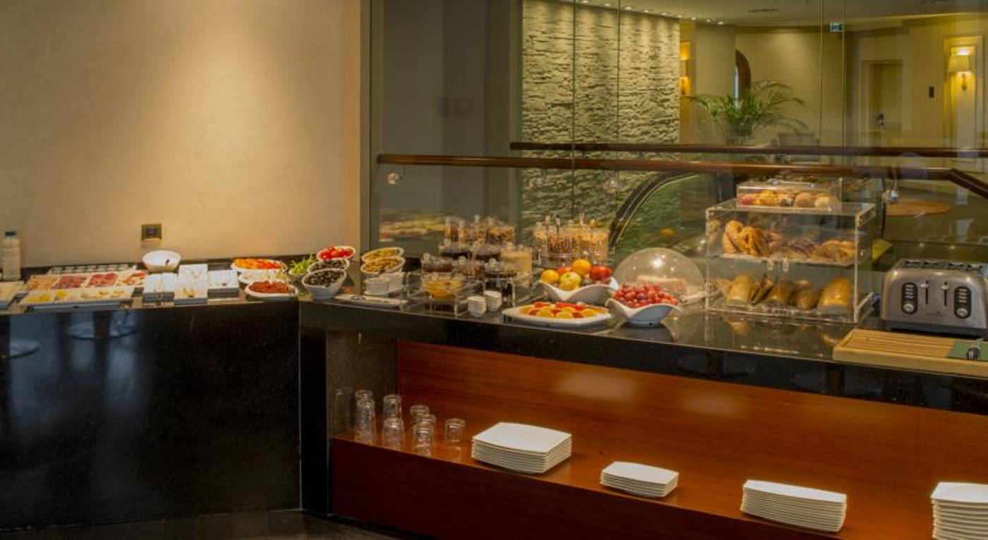 Mega-Residence-Hotel-Restaurant-15