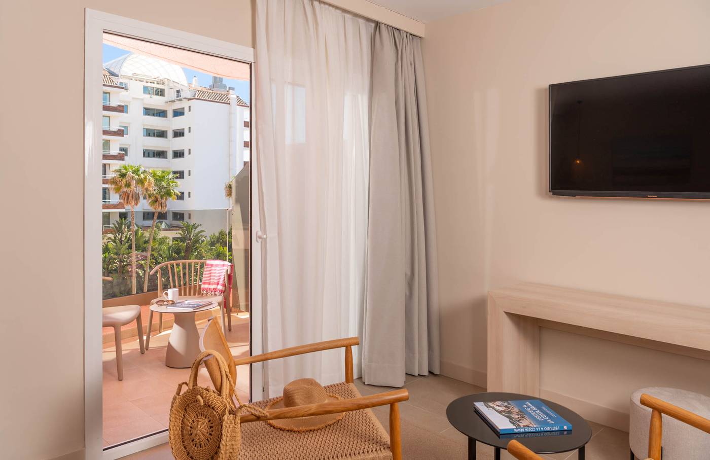 Aqua-Hotel-Montagut-Suites-Room-47