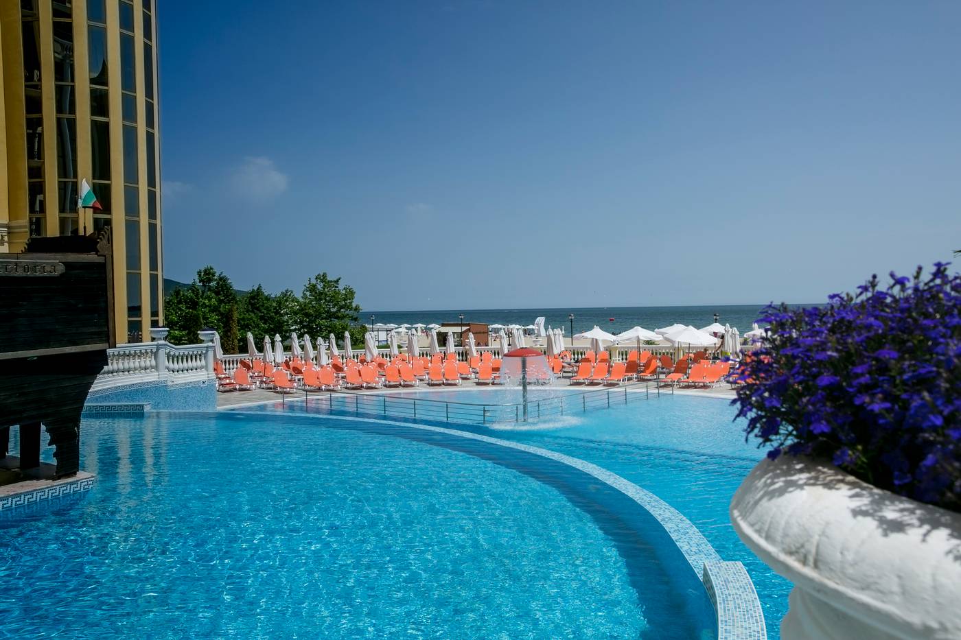 Imperial-Palace-Pool-5