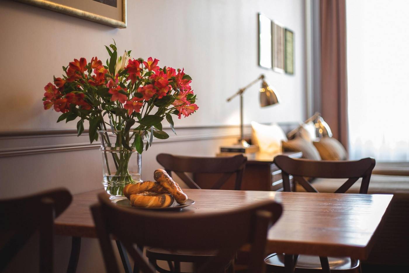 Scharffenberg-Apartments-Main-Square-Room-13