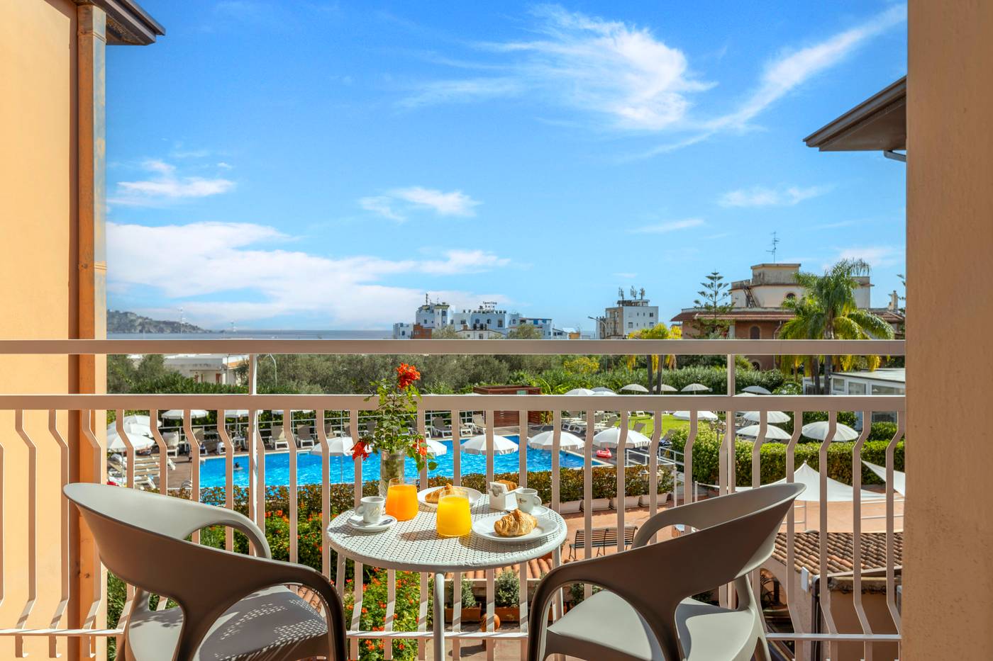 Residence-Villa-Giardini-Room-13