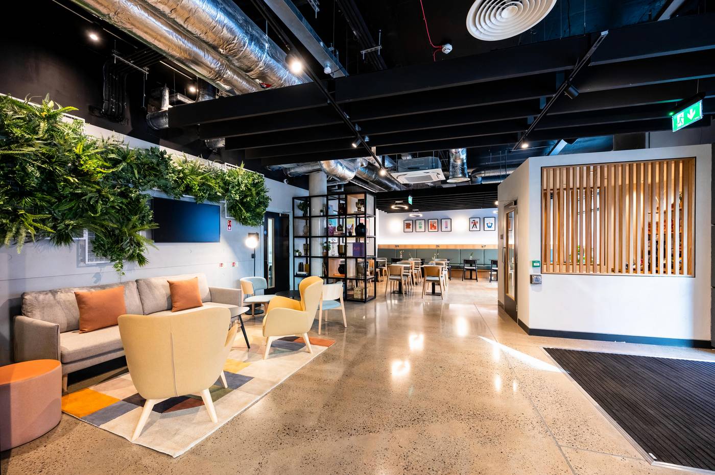 Staycity-Aparthotels-Tivoli-Lobby-13