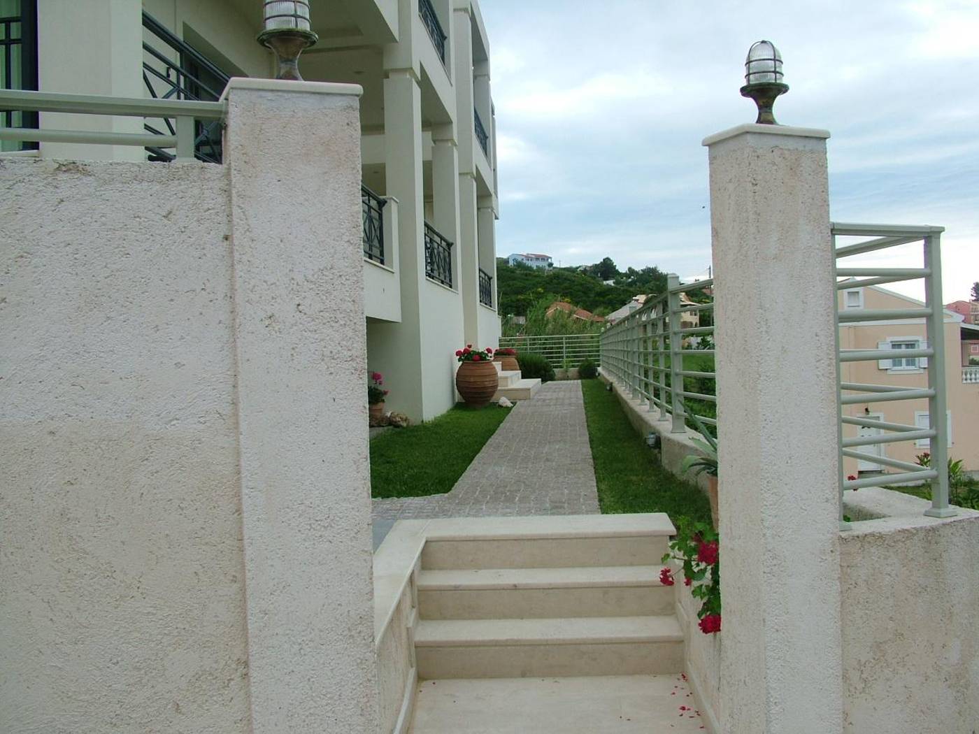 Sugar---Almond--General-view-3