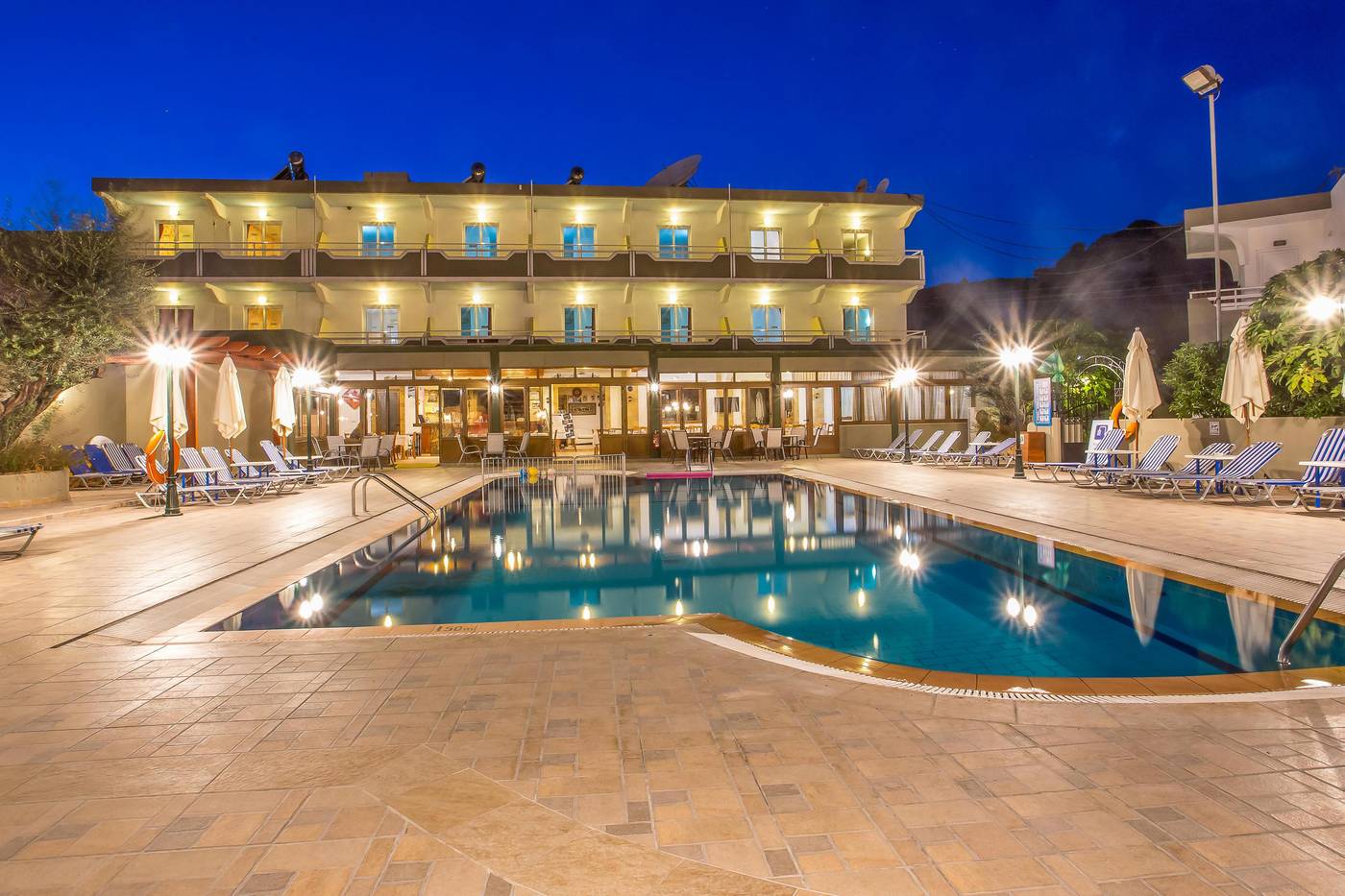 Georgia-Apartments-Pool-14