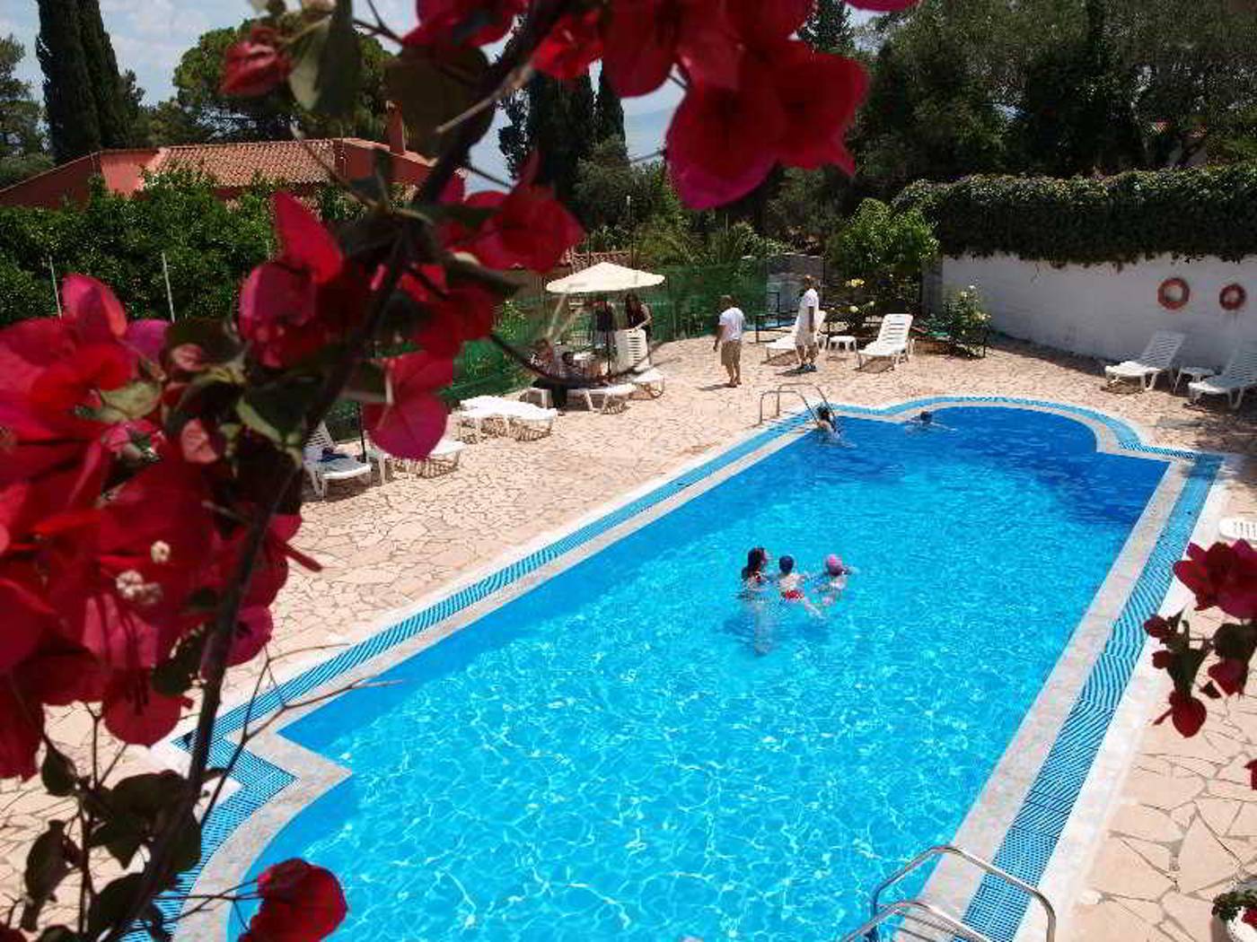 Fouxia-Apartments-and-Studios-Pool-4