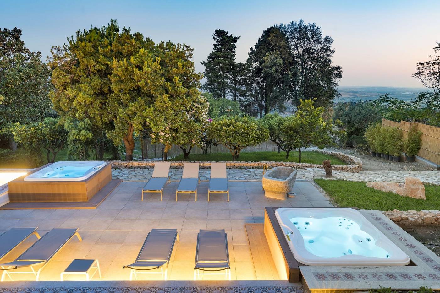 Luna-del-Raccolto--Green-Country-Hotel-Sports-and-Entertainment-3