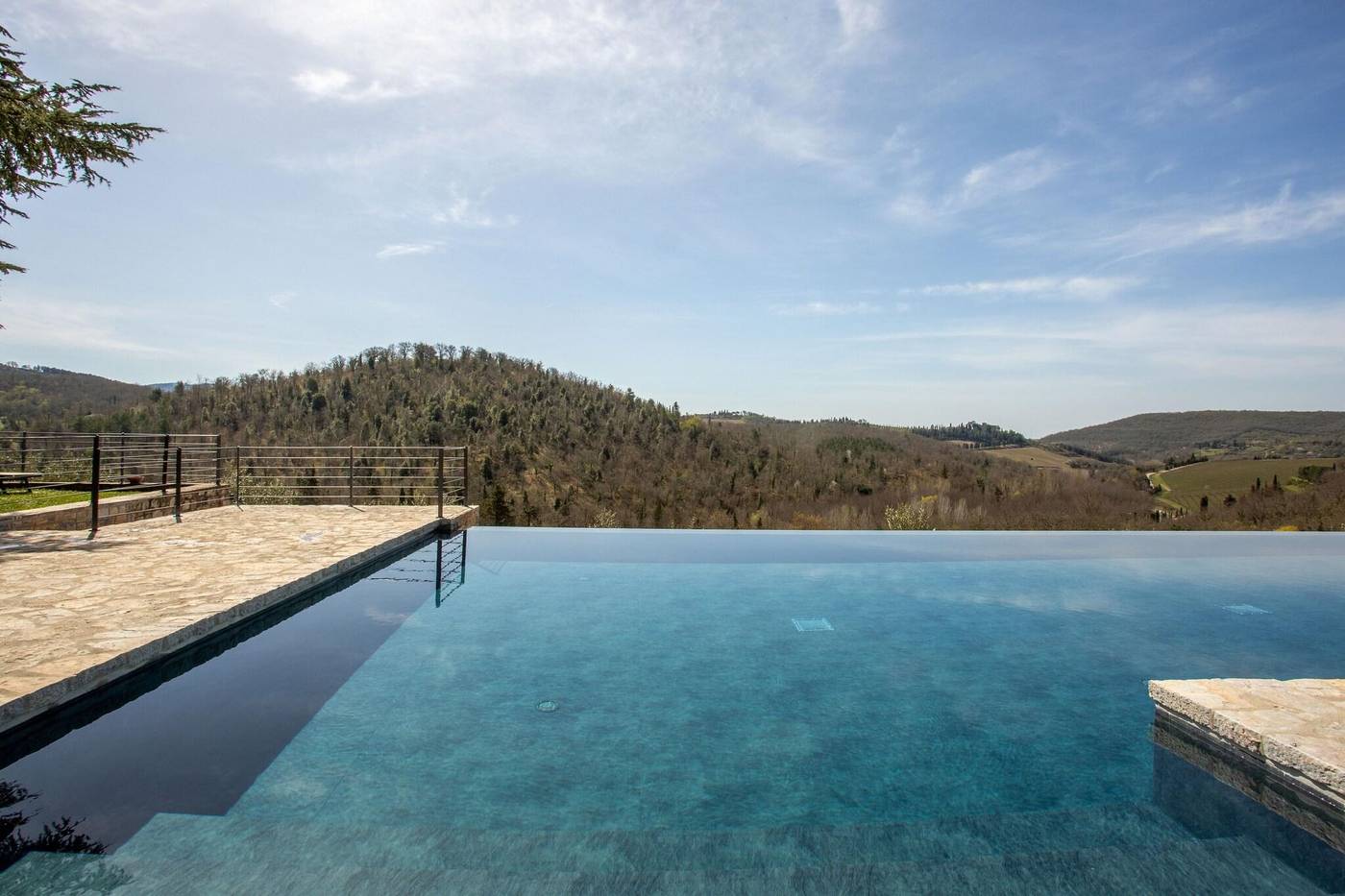 Castello-Di-Spaltenna-Pool-5