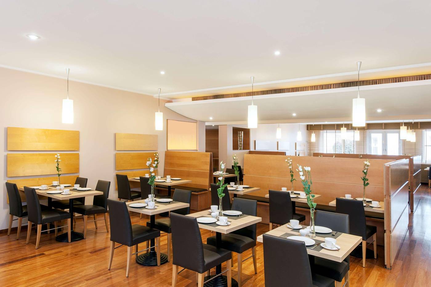 NH-Munchen-Messe-Restaurant-37