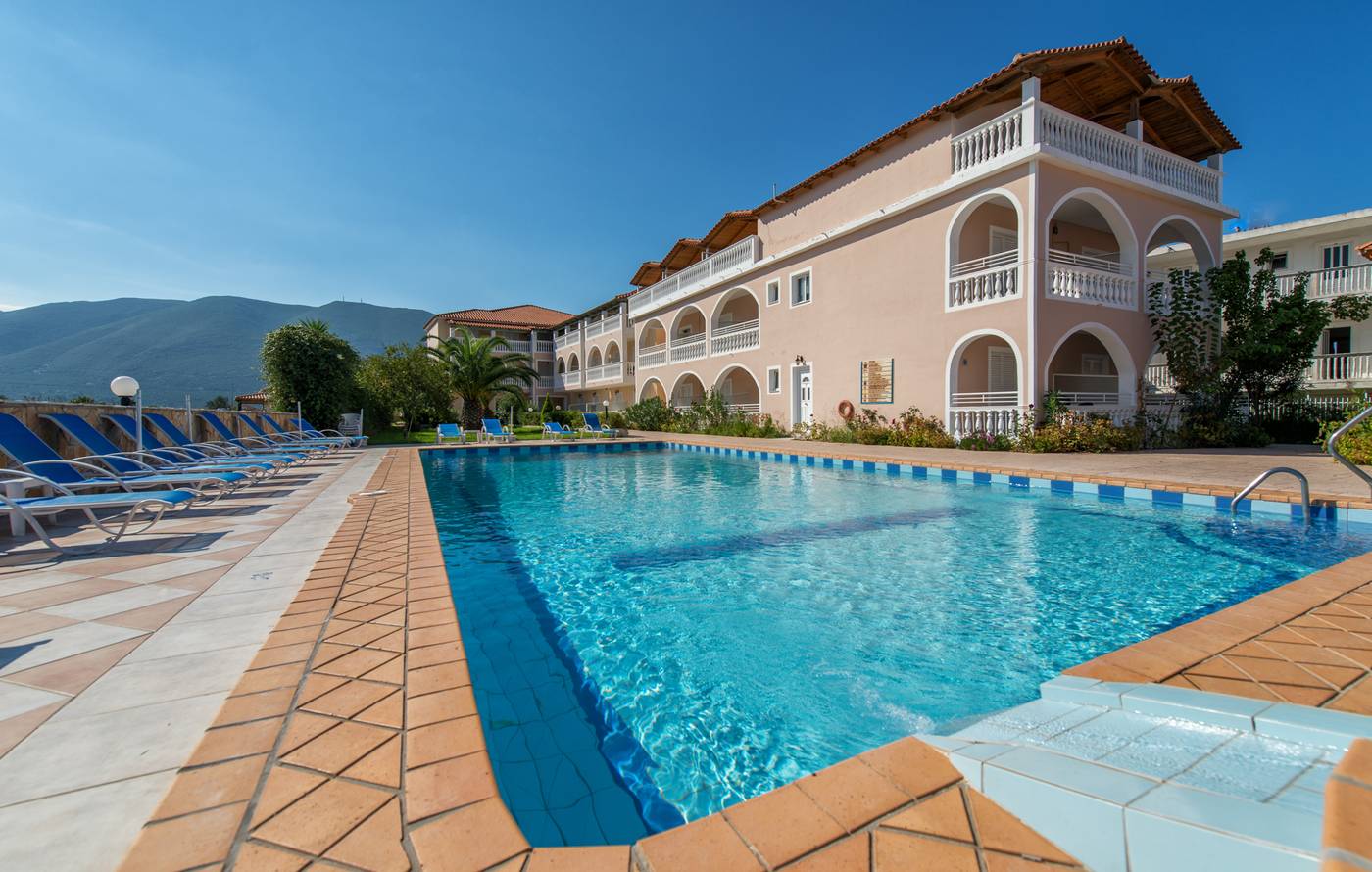 Plessas-Palace-Aparthotel-Pool-4